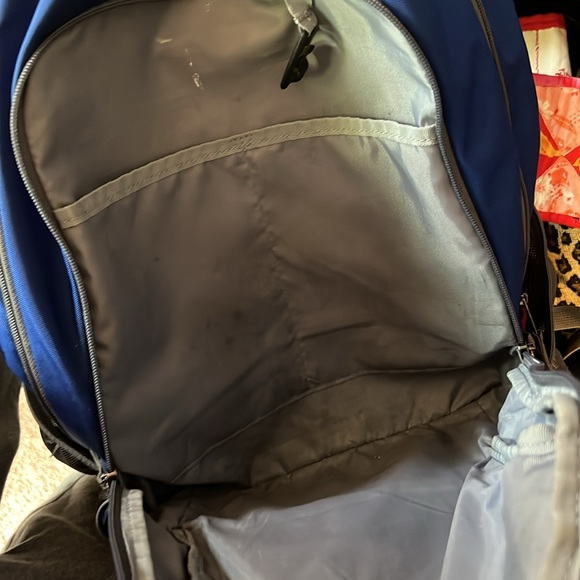 Under Armour Sports Medicine Charger Backpack - Picture 5 of 8